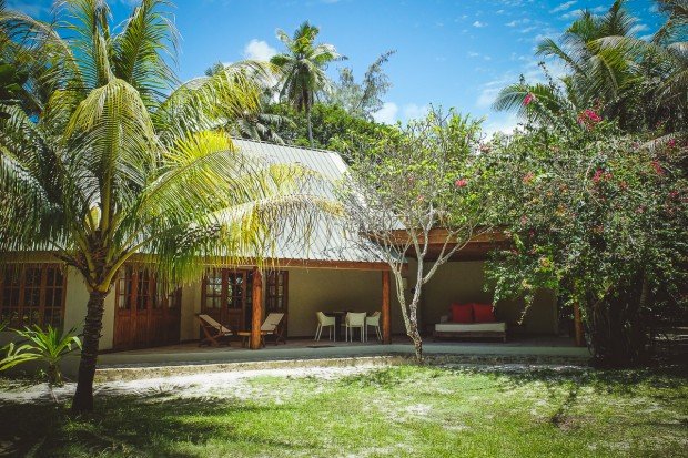 moniquedecaro-5807-denis-private-island