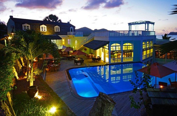 larchipel_restaurant_pool_night_1437641739