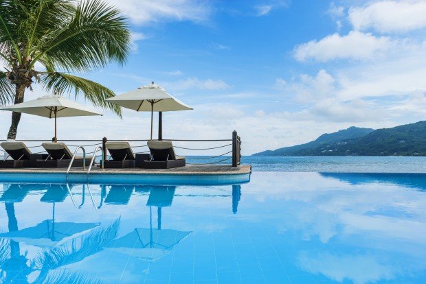 mer1802po-149015-Infinity Pool