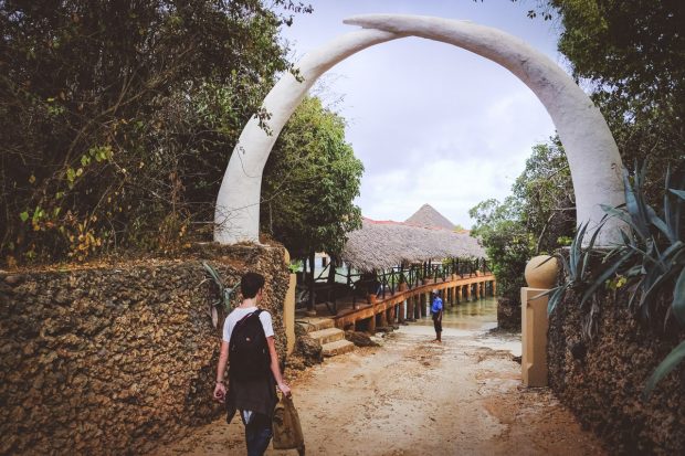 moniquedecaro-kenya-chale-island-003