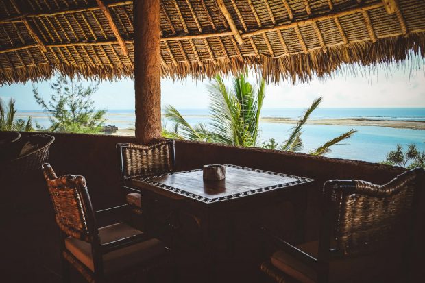 moniquedecaro-kenya-chale-island-041