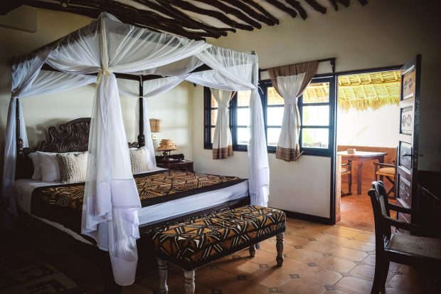 moniquedecaro-kenya-chale-island-051