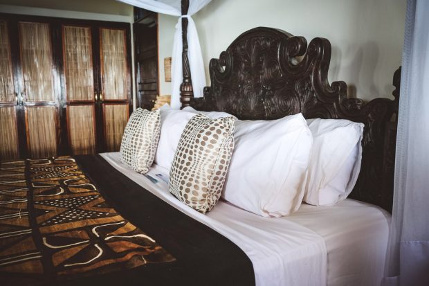 moniquedecaro-kenya-chale-island-053