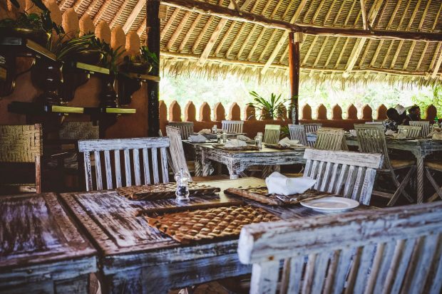 moniquedecaro-kenya-chale-island-074