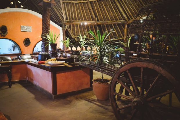 moniquedecaro-kenya-chale-island-075