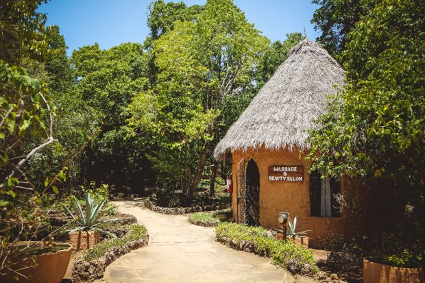 moniquedecaro-kenya-chale-island-094