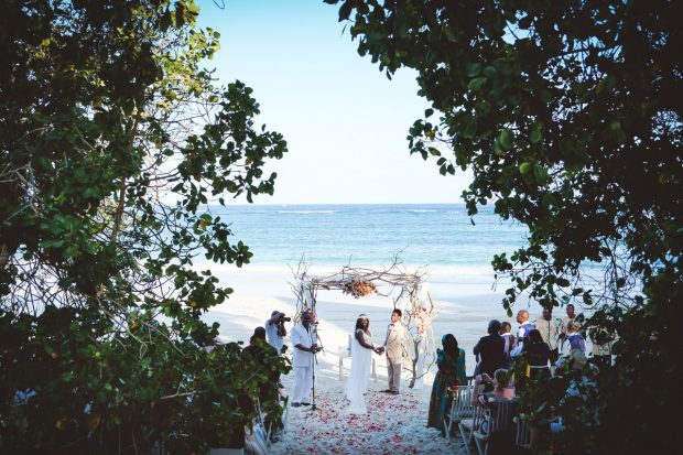 moniquedecaro-kenya-chale-island-115