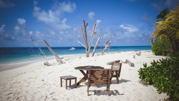 moniquedecaro-denis-private-island