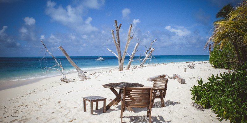 moniquedecaro-denis-private-island