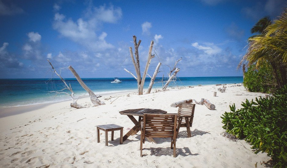 moniquedecaro-denis-private-island